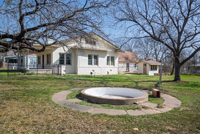811 SW 5th Avenue, Mineral Wells, TX 76067