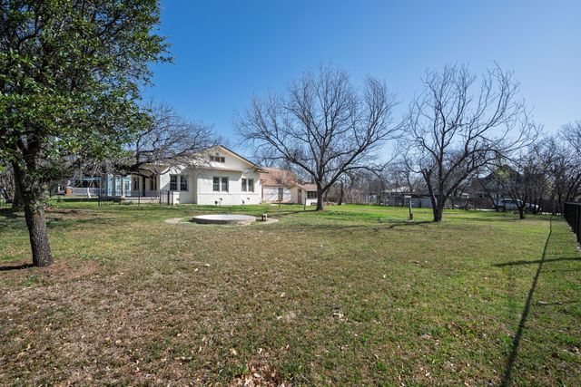 811 SW 5th Avenue, Mineral Wells, TX 76067
