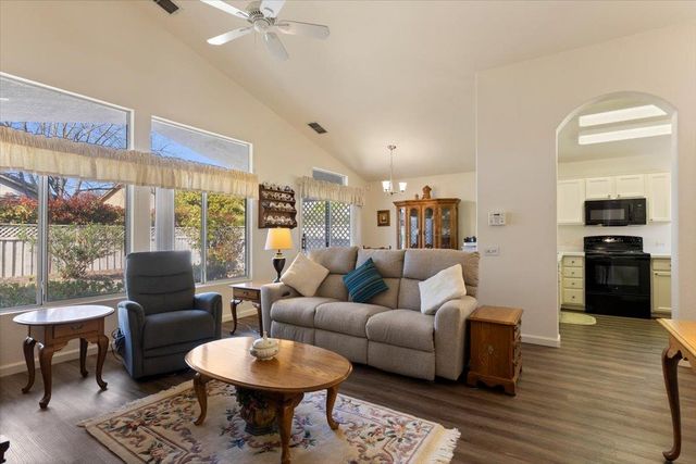 5072 Dreamgarden Loop, Roseville, CA 95747