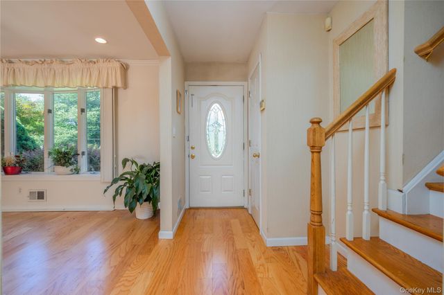 6 Beech Street, Nanuet, NY 10954