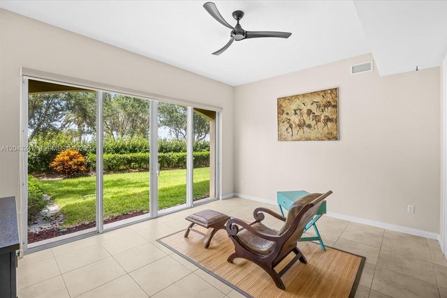 38 Harbour Isle Dr E Unit 104, Fort Pierce, FL 34949