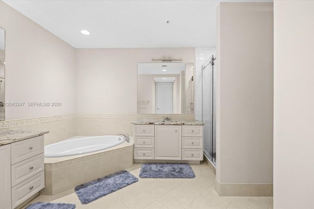 38 Harbour Isle Dr E Unit 104, Fort Pierce, FL 34949