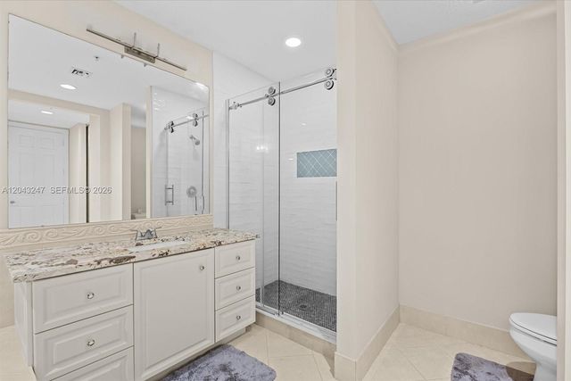 38 Harbour Isle Dr E Unit 104, Fort Pierce, FL 34949