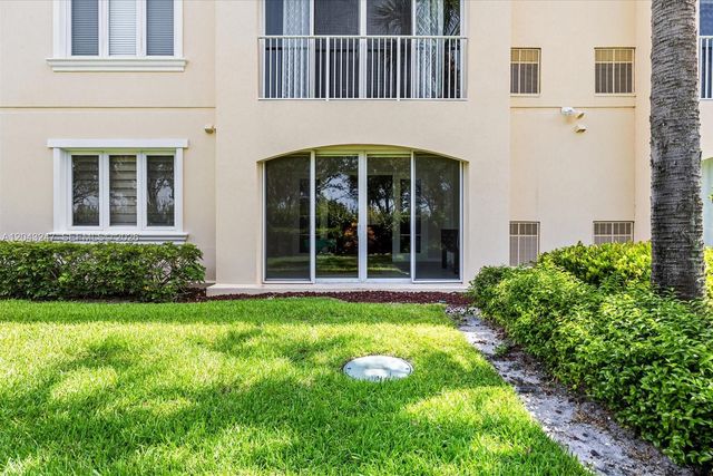 38 Harbour Isle Dr E Unit 104, Fort Pierce, FL 34949