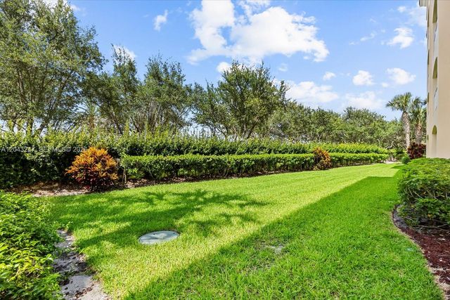 38 Harbour Isle Dr E Unit 104, Fort Pierce, FL 34949