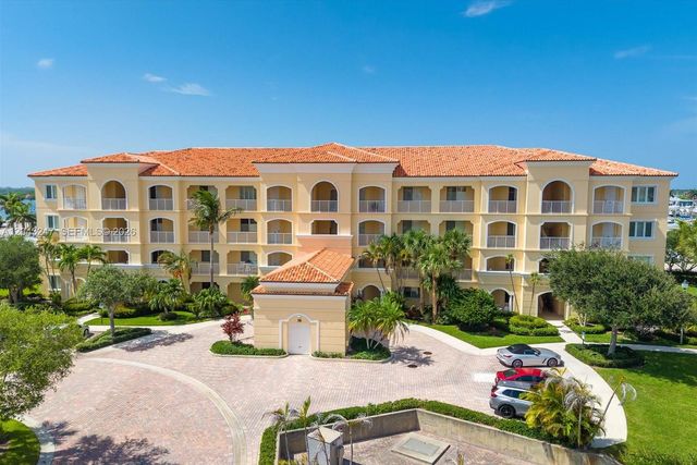 38 Harbour Isle Dr E Unit 104, Fort Pierce, FL 34949
