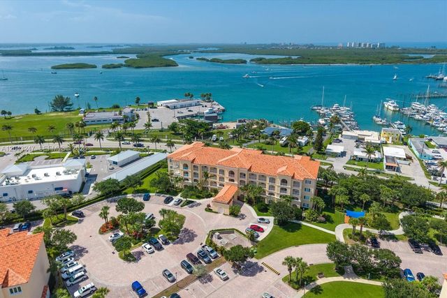 38 Harbour Isle Dr E Unit 104, Fort Pierce, FL 34949