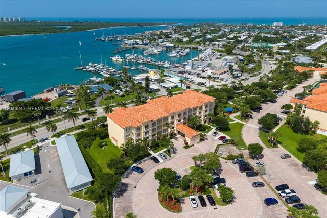 38 Harbour Isle Dr E Unit 104, Fort Pierce, FL 34949