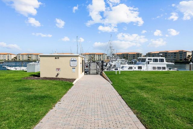 38 Harbour Isle Dr E Unit 104, Fort Pierce, FL 34949