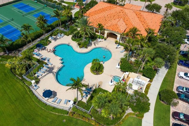 38 Harbour Isle Dr E Unit 104, Fort Pierce, FL 34949