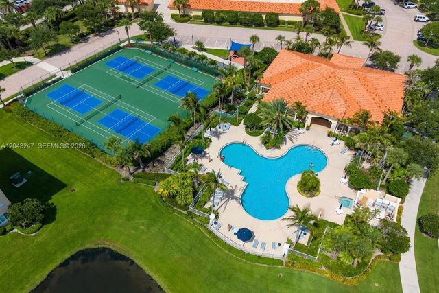 38 Harbour Isle Dr E Unit 104, Fort Pierce, FL 34949