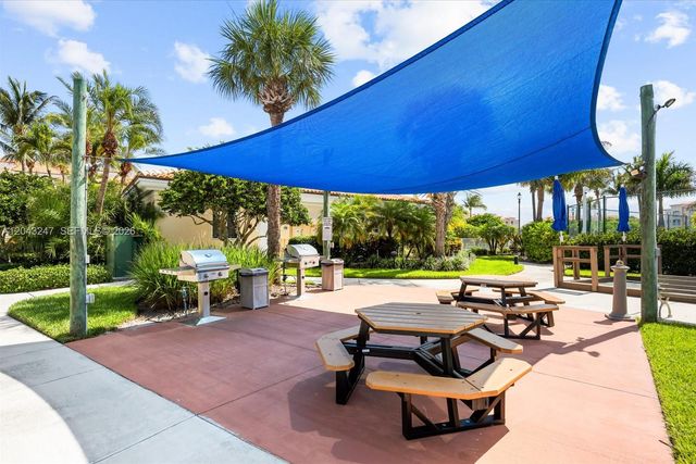 38 Harbour Isle Dr E Unit 104, Fort Pierce, FL 34949