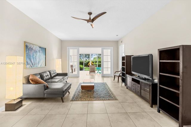 38 Harbour Isle Dr E Unit 104, Fort Pierce, FL 34949