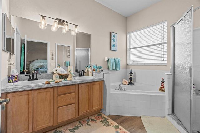 24357 AMBERLEAF COURT, Leesburg, FL 34748