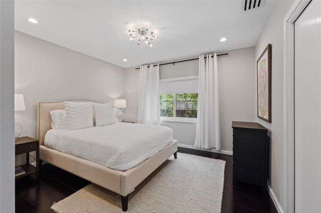 325 Seven Isles Dr, Fort Lauderdale, FL 33301