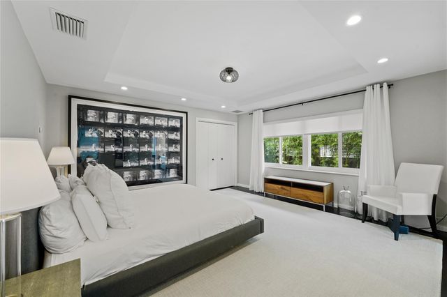 325 Seven Isles Dr, Fort Lauderdale, FL 33301