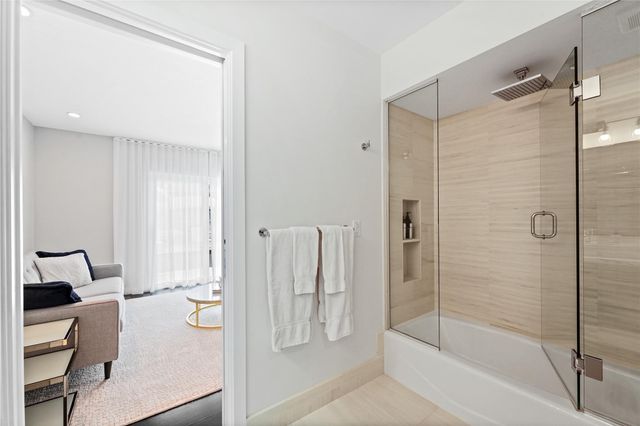 325 Seven Isles Dr, Fort Lauderdale, FL 33301