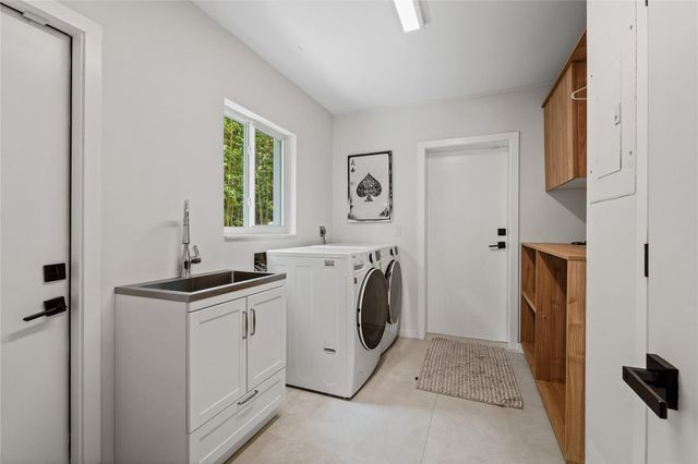 325 Seven Isles Dr, Fort Lauderdale, FL 33301