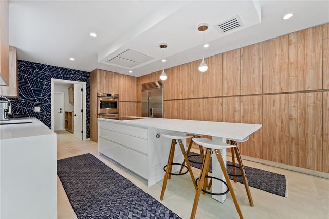 325 Seven Isles Dr, Fort Lauderdale, FL 33301