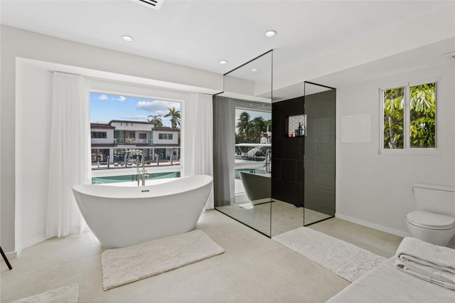 325 Seven Isles Dr, Fort Lauderdale, FL 33301