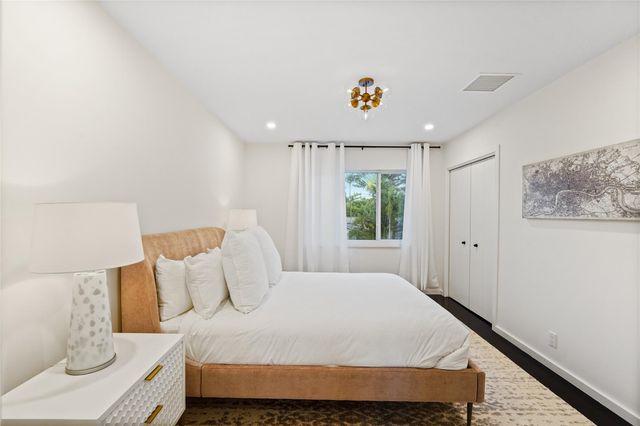 325 Seven Isles Dr, Fort Lauderdale, FL 33301