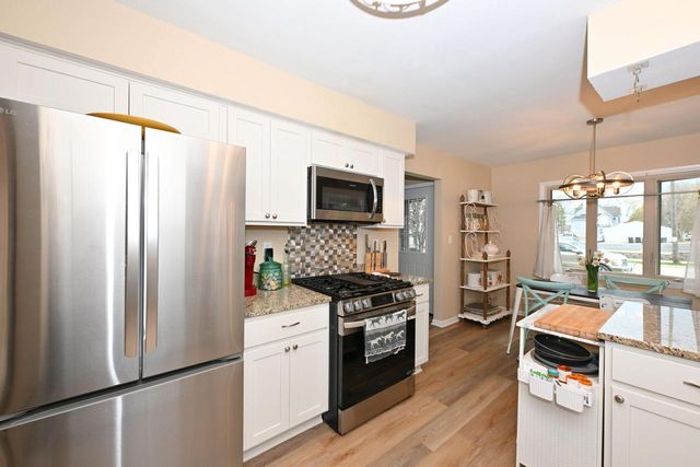 817 Montana AVENUE, South Milwaukee, WI 53172
