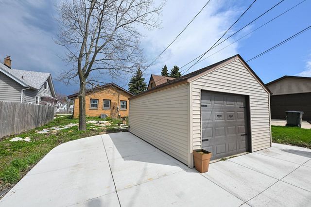 817 Montana AVENUE, South Milwaukee, WI 53172