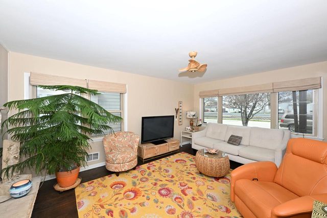 817 Montana AVENUE, South Milwaukee, WI 53172