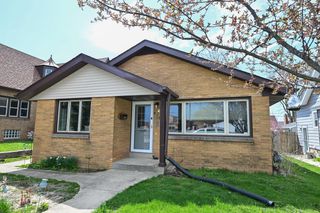 817 Montana AVENUE, South Milwaukee, WI 53172