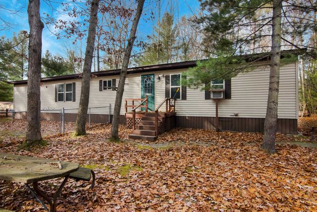 10174 Mud Lake Road, Green Lake Twp, MI 49643