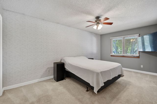 5469 Dakota Drive, West Des Moines, IA 50266