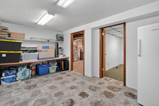 5469 Dakota Drive, West Des Moines, IA 50266
