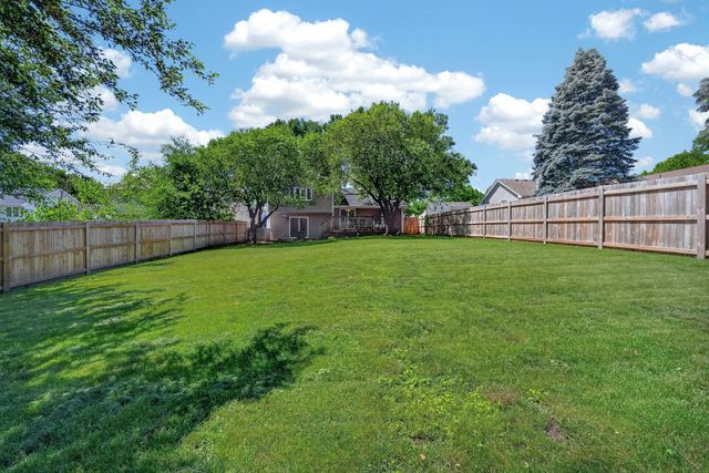 5469 Dakota Drive, West Des Moines, IA 50266