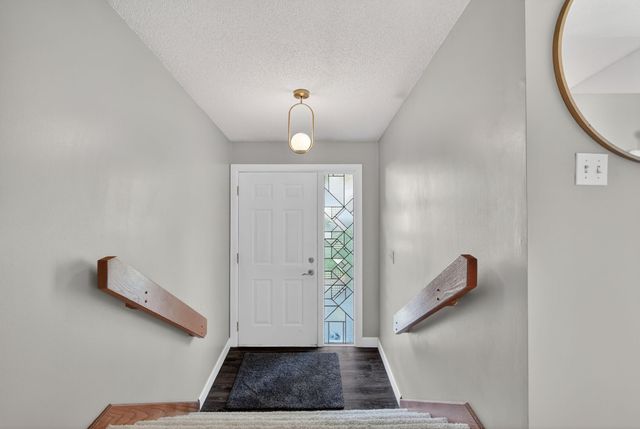 5469 Dakota Drive, West Des Moines, IA 50266