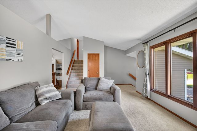 5469 Dakota Drive, West Des Moines, IA 50266