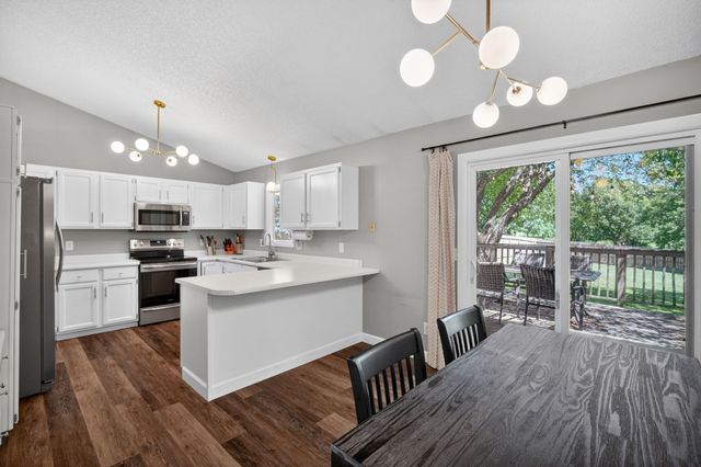 5469 Dakota Drive, West Des Moines, IA 50266