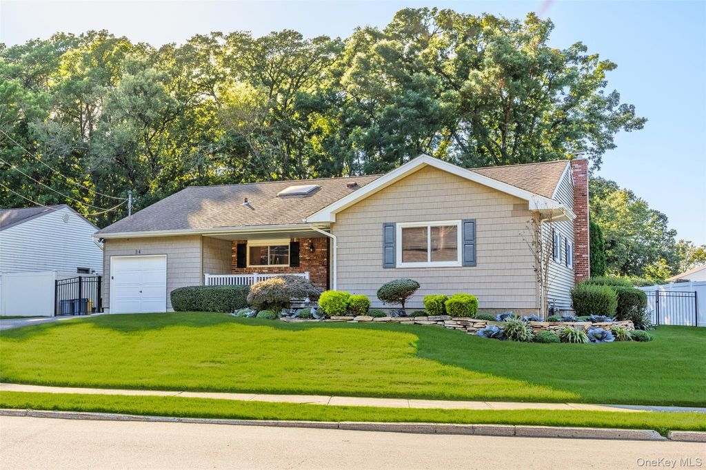 24 Kingswood Drive, Old Bethpage, NY 11804 — photo 2