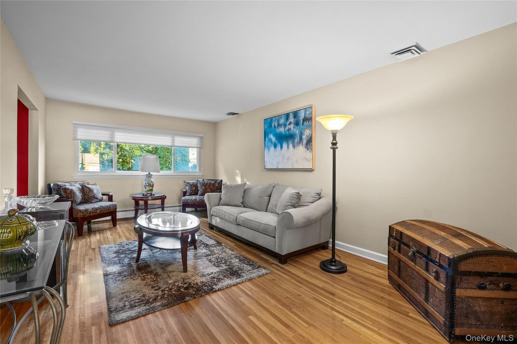 24 Kingswood Drive, Old Bethpage, NY 11804 — photo 5