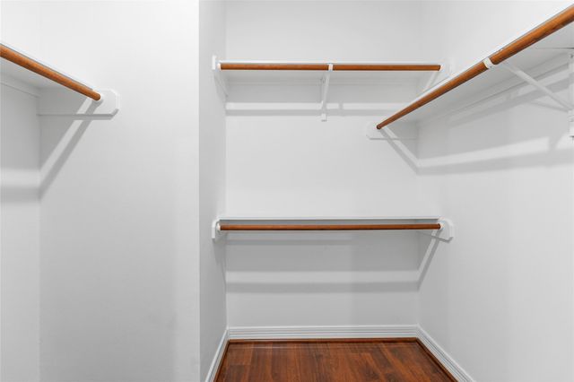 300 Broadmoor Drive, Huntsville, TX 77340