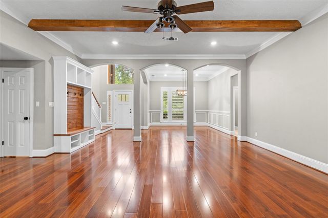 300 Broadmoor Drive, Huntsville, TX 77340