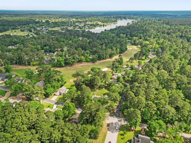 300 Broadmoor Drive, Huntsville, TX 77340