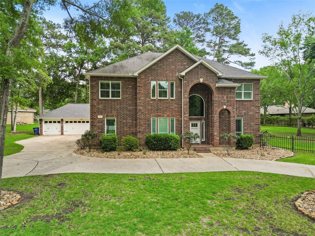 300 Broadmoor Drive, Huntsville, TX 77340