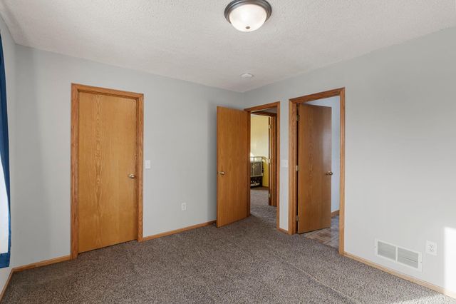 15160 Quicksilver Street NW, Anoka, MN 55303