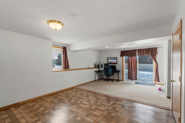 15160 Quicksilver Street NW, Anoka, MN 55303