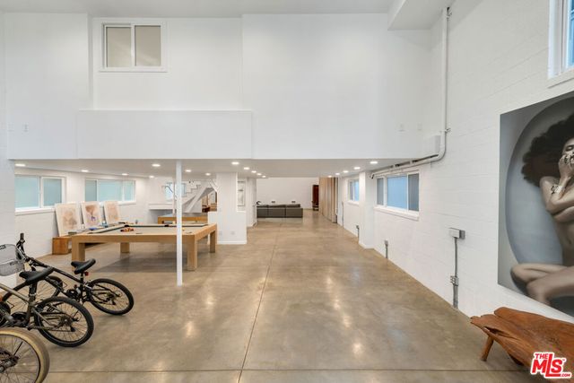 633 Santa Clara Avenue, Venice, CA 90291
