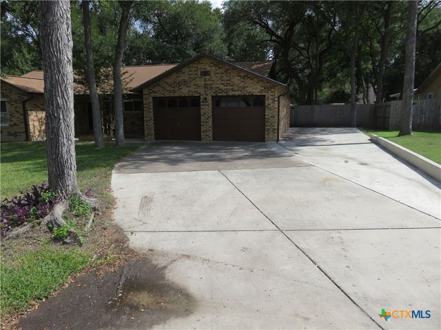 139 Lone Oak Street, Seguin, TX 78155
