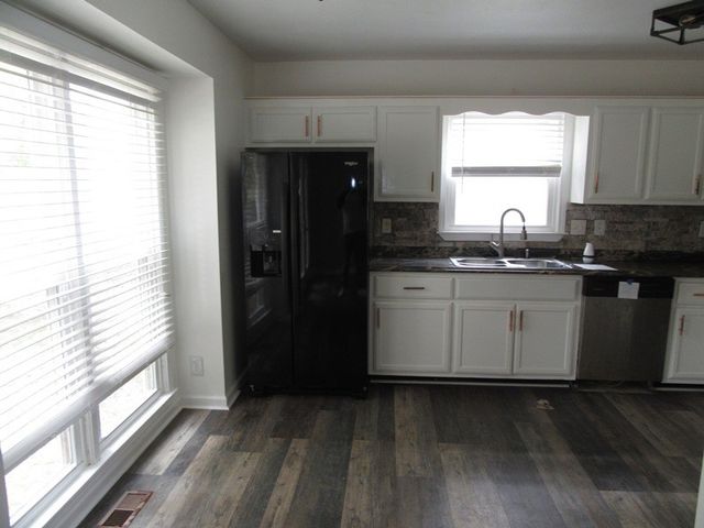 1211 Verkler Dr, Clarksville, TN 37042