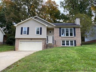 1211 Verkler Dr, Clarksville, TN 37042