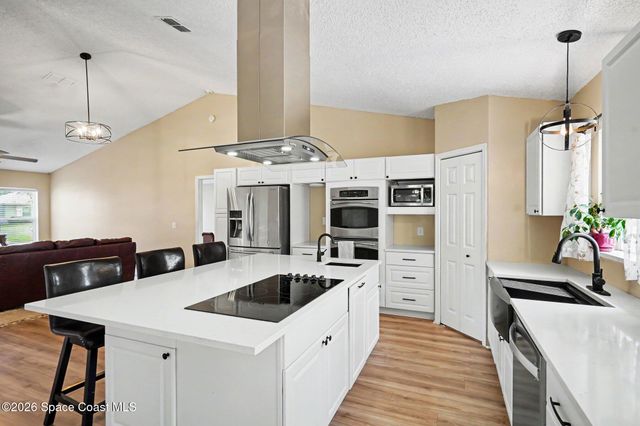 1378 Havre Street Nw, Palm Bay, FL 32907