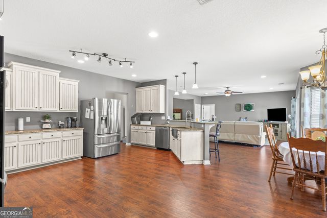 399 Gowen Drive, Folkston, GA 31537